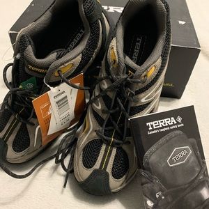 Terra steel toe shoes size 5.5